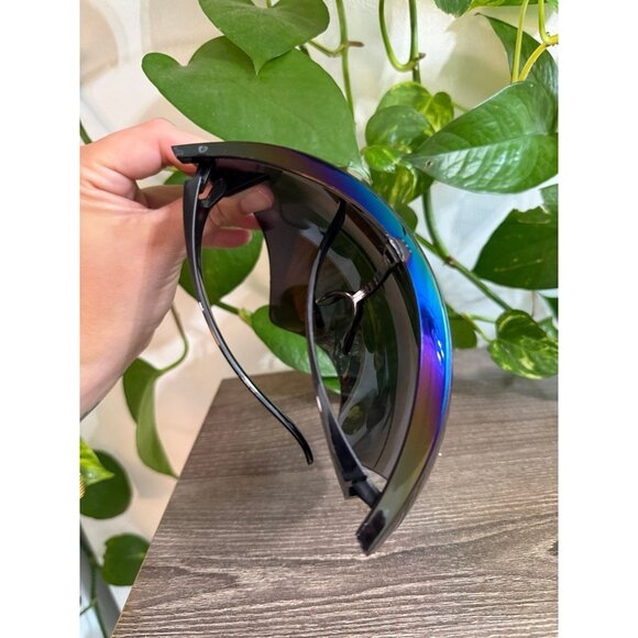 Iridescent Shield-Style Sunglass Visor - Picture 7 of 8